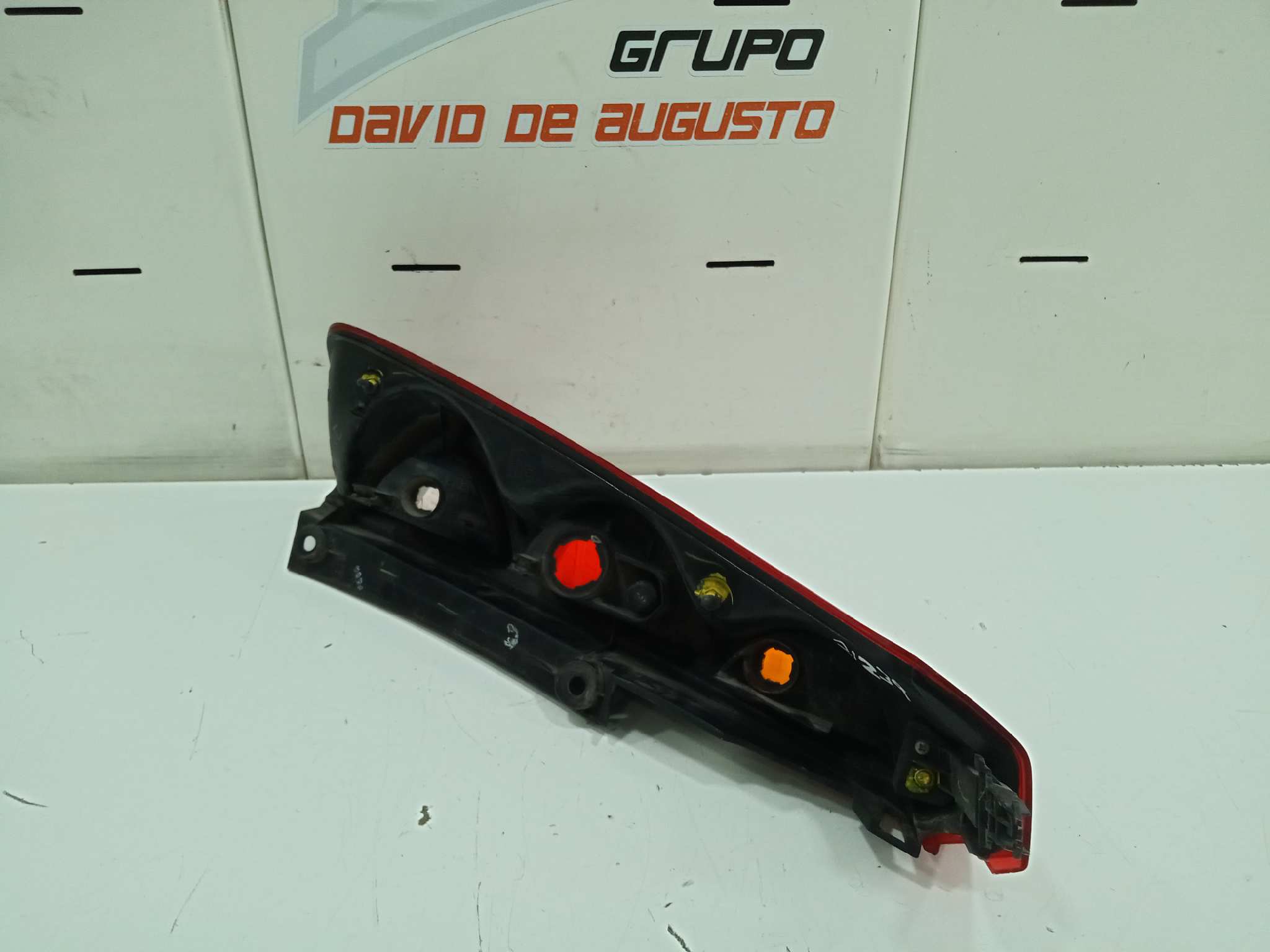  piloto trasero derecho   nissan note (e11e) 