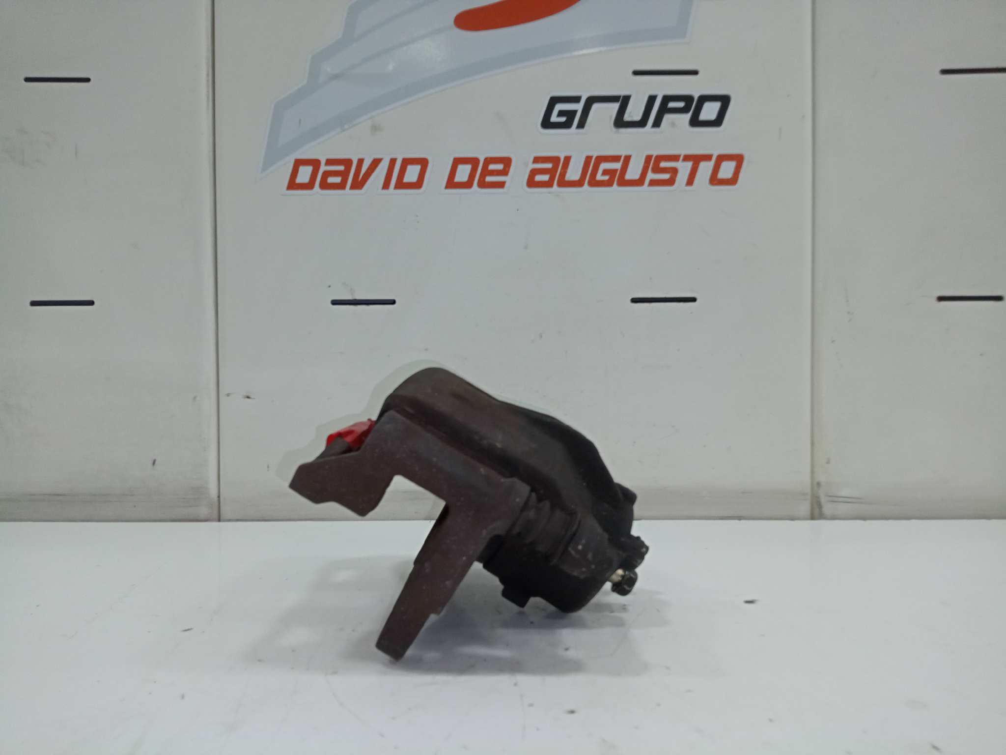  pinza freno delantera derecha   toyota corolla (e12) 2.0 d-4d linea luna berlina 2.0 d-cat