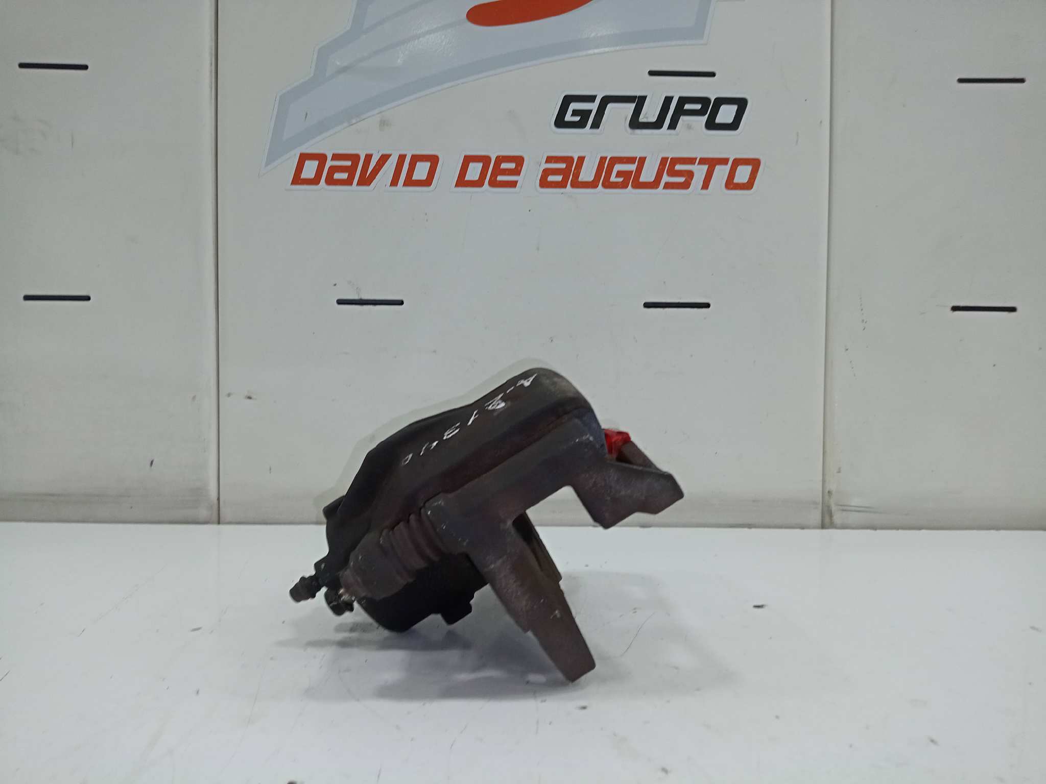  pinza freno delantera derecha   toyota corolla (e12) 2.0 d-4d linea luna berlina 2.0 d-cat