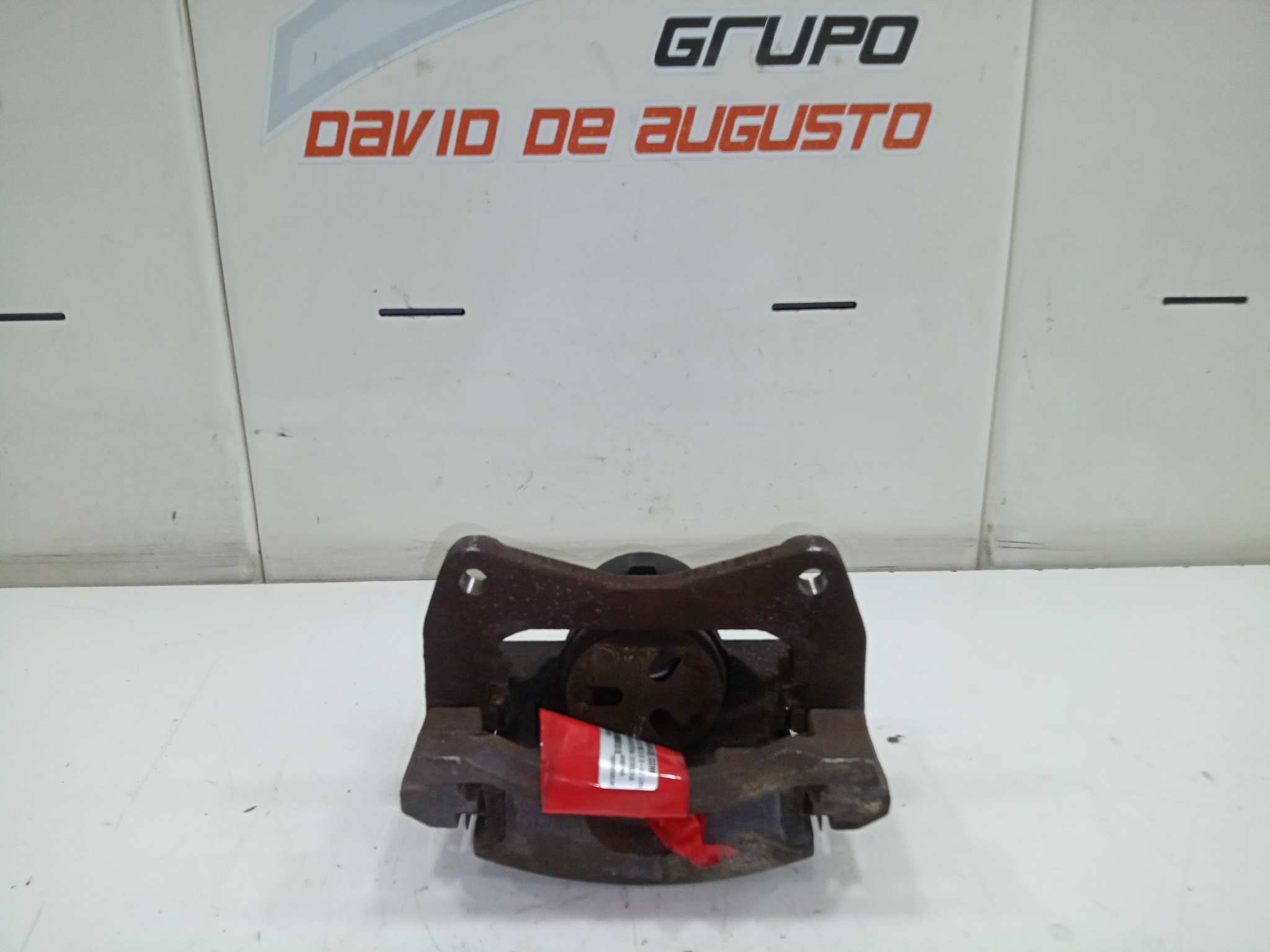  pinza freno delantera derecha   toyota corolla (e12) 2.0 d-4d linea luna berlina 2.0 d-cat
