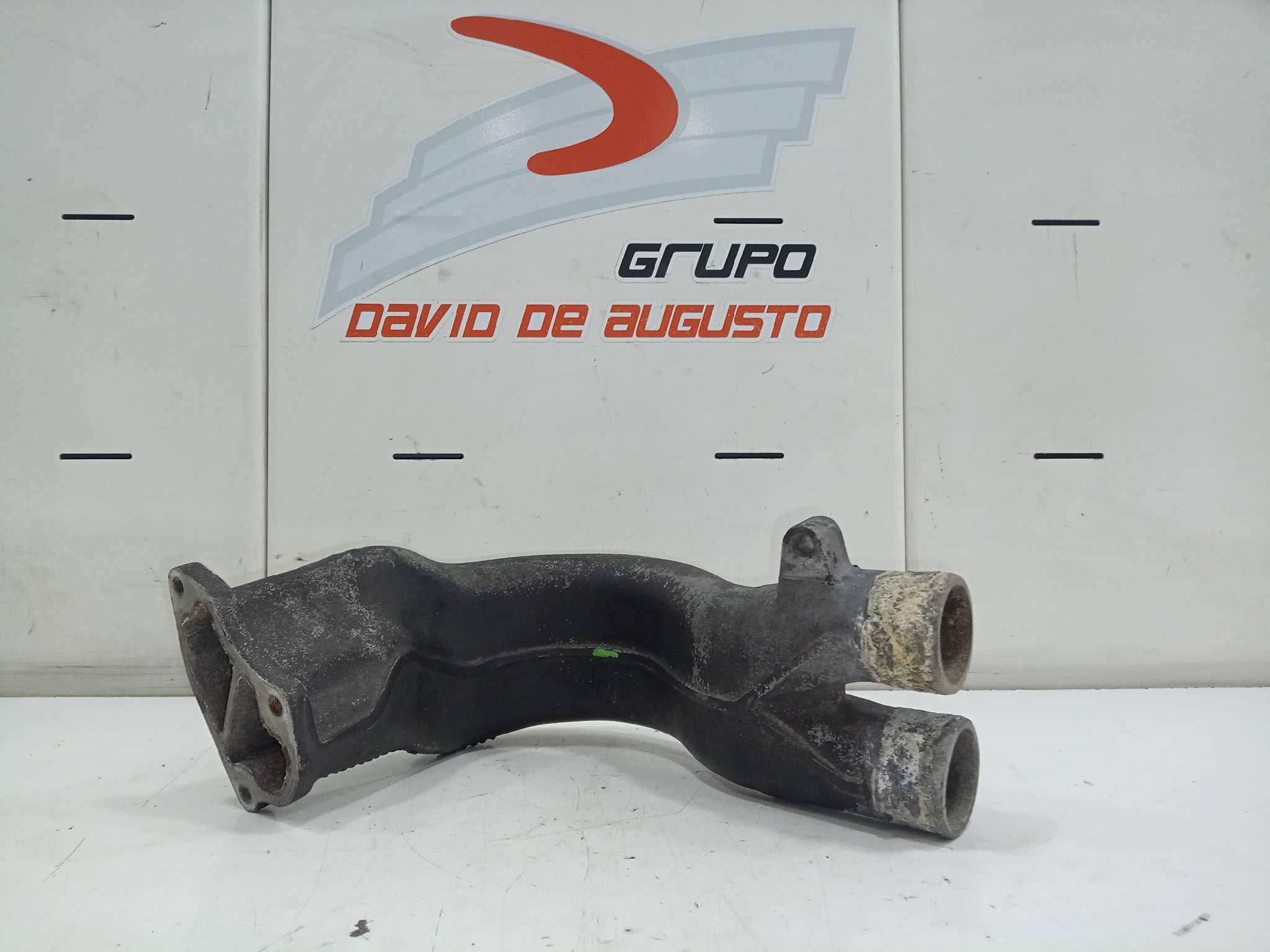  tubo agua metal   mercedes atego 3-ejes 26 t /bm 950/2/4 2528 (6x2) om 906 la l (largo) 6.4 diesel (om 906 la)