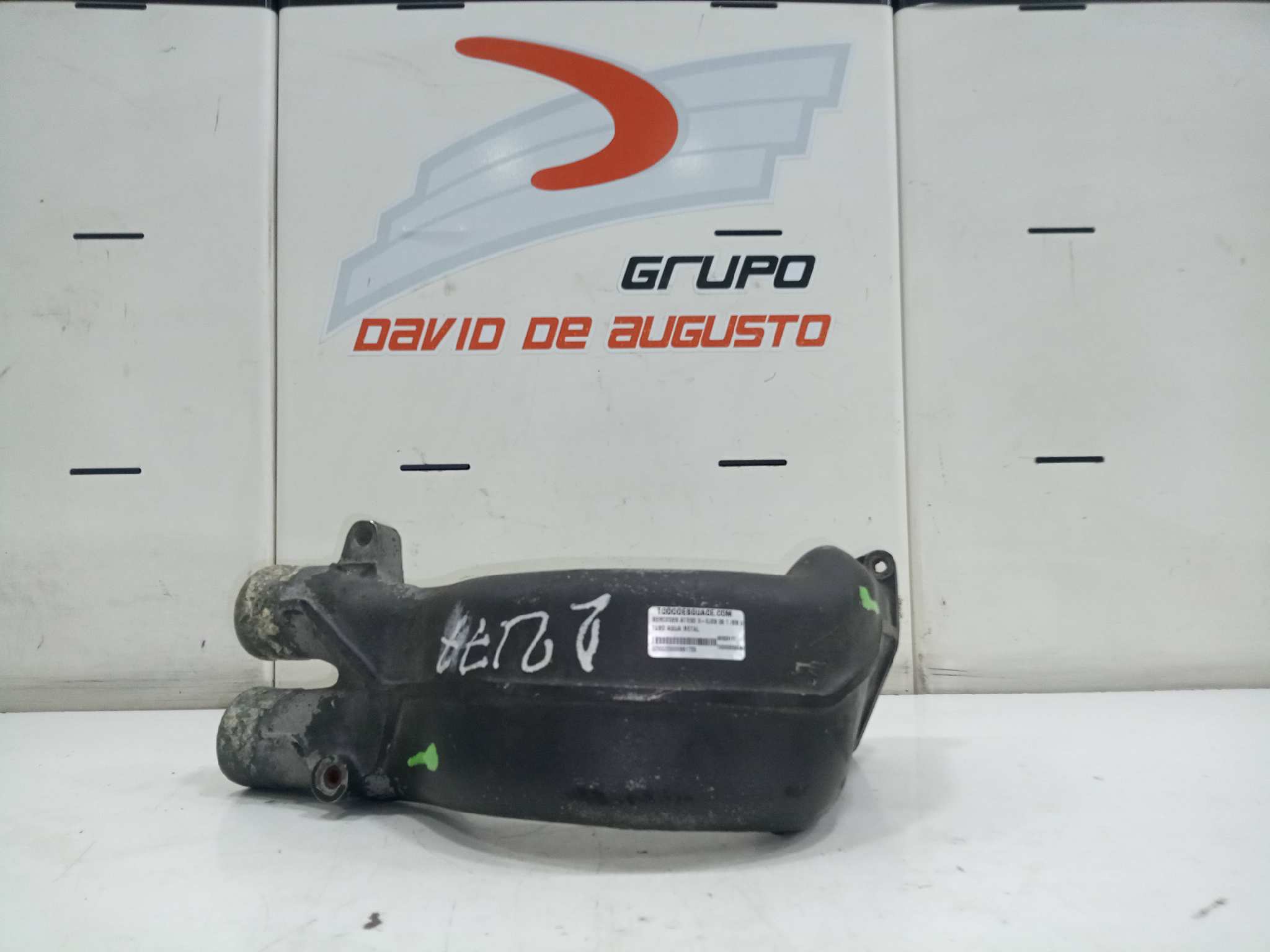  tubo agua metal   mercedes atego 3-ejes 26 t /bm 950/2/4 2528 (6x2) om 906 la l (largo) 6.4 diesel (om 906 la)