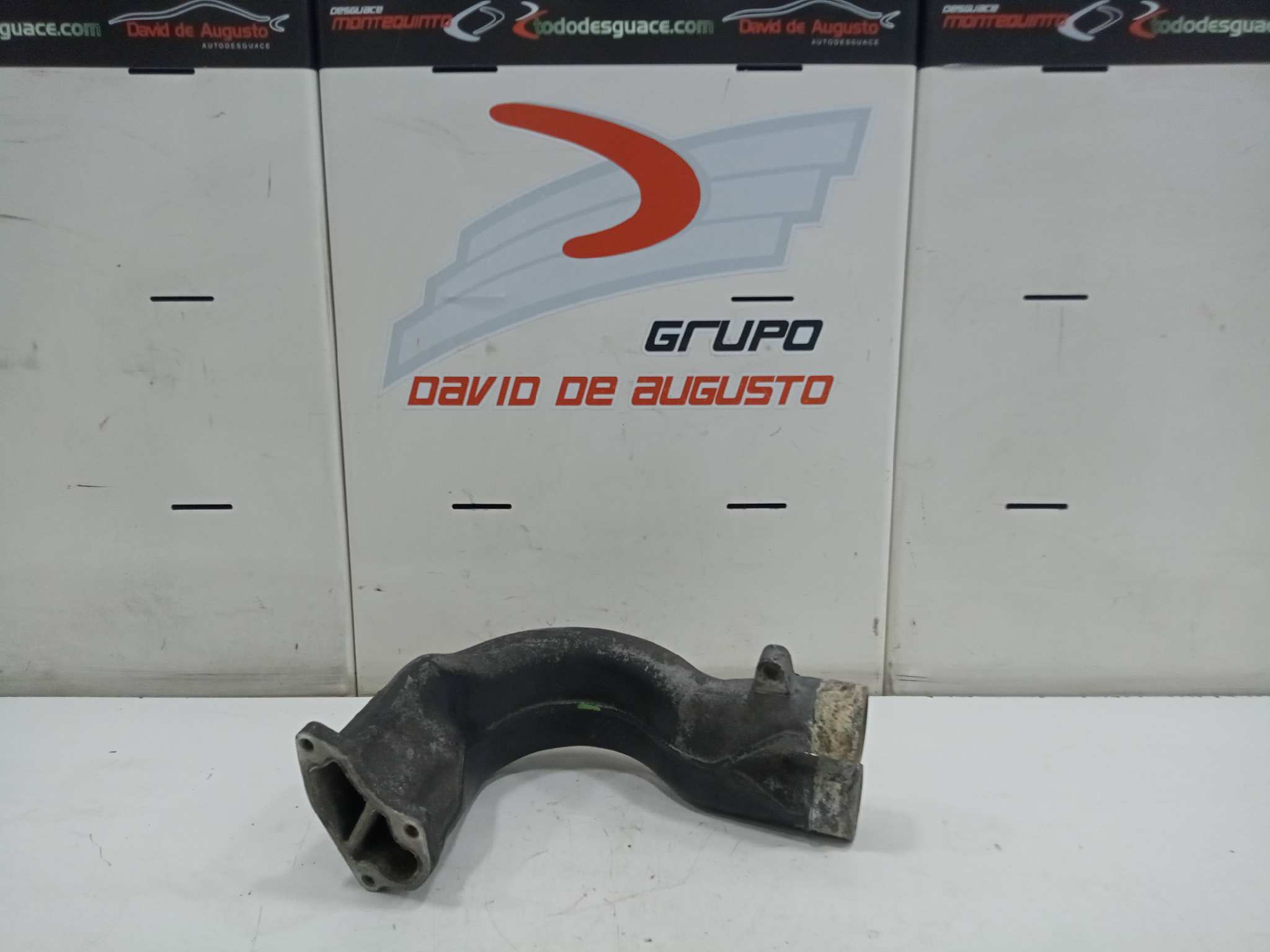  tubo agua metal   mercedes atego 3-ejes 26 t /bm 950/2/4 2528 (6x2) om 906 la l (largo) 6.4 diesel (om 906 la)