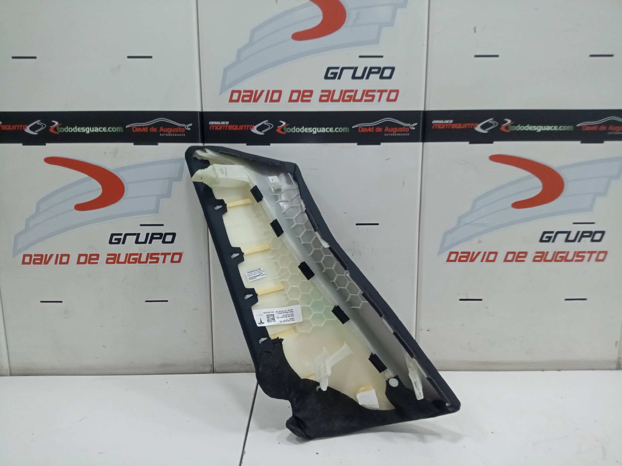  guarnecido asiento trasero derecho   tesla model 3 bev long range awd