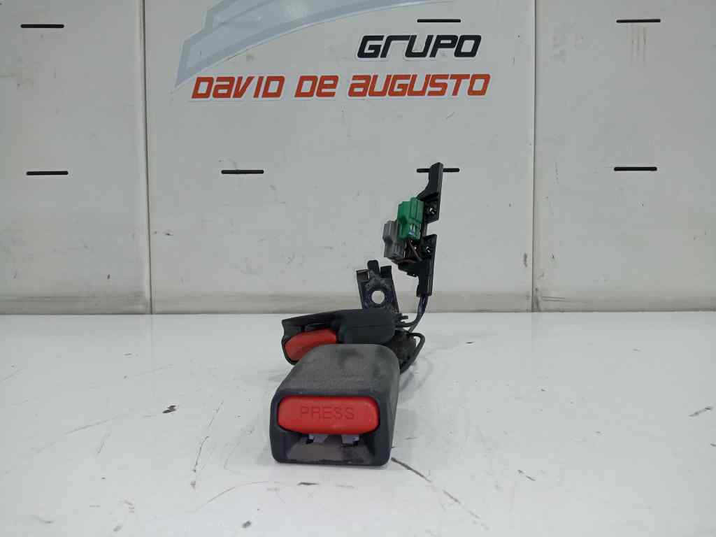  anclaje cinturon trasero derecho   tesla model 3 bev long range awd