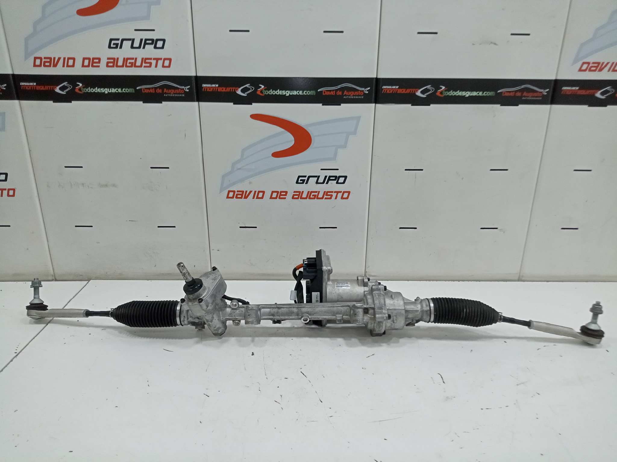  claxon   tesla model 3 bev long range awd