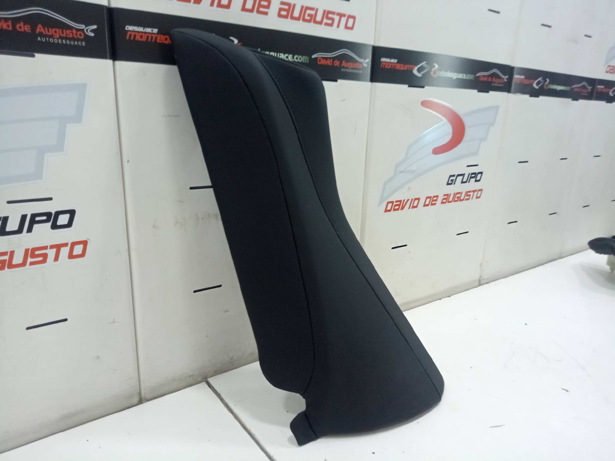 guarnecido asiento trasero izquierdo   tesla model 3 bev long range awd