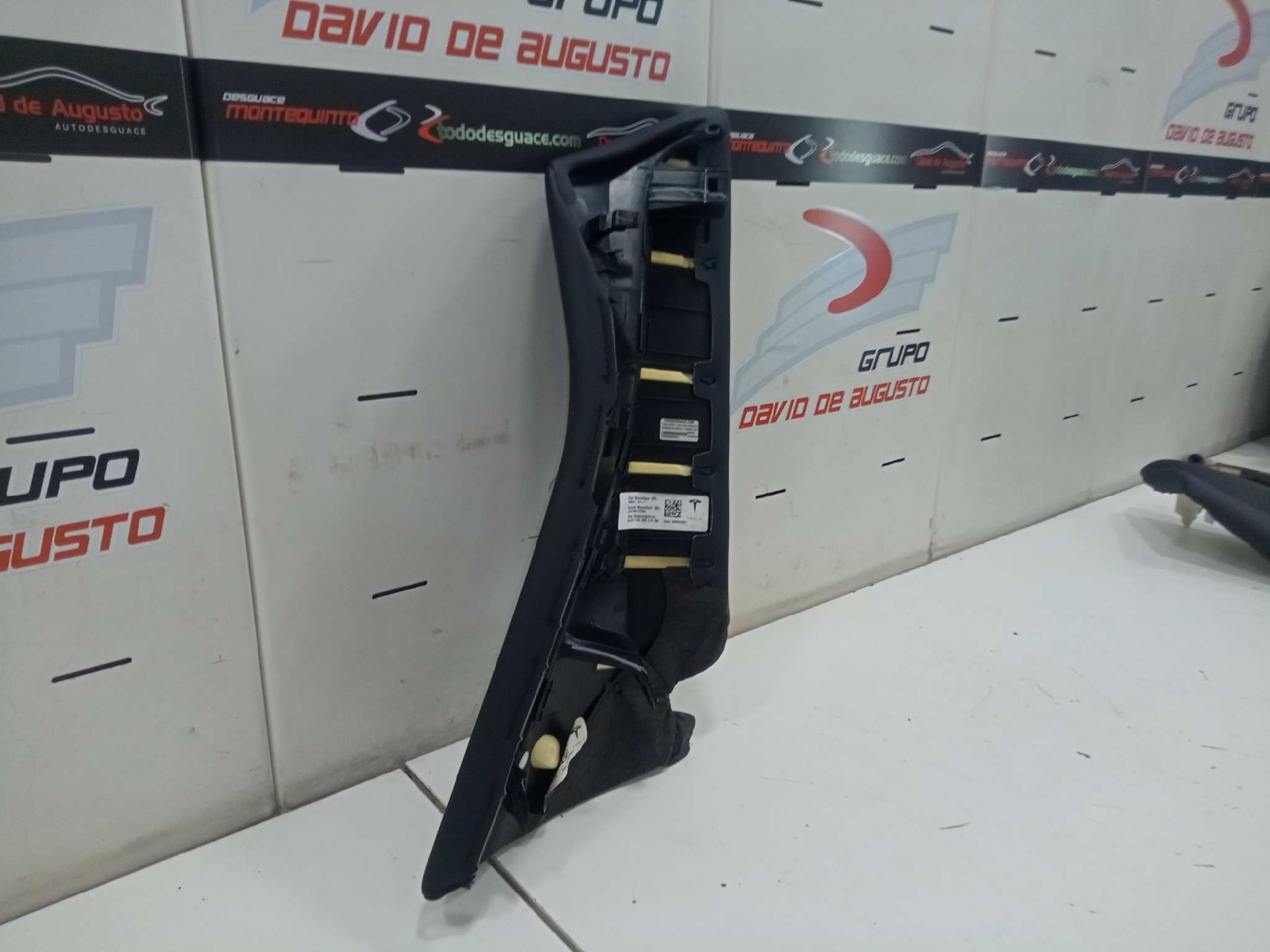  guarnecido asiento trasero izquierdo   tesla model 3 bev long range awd