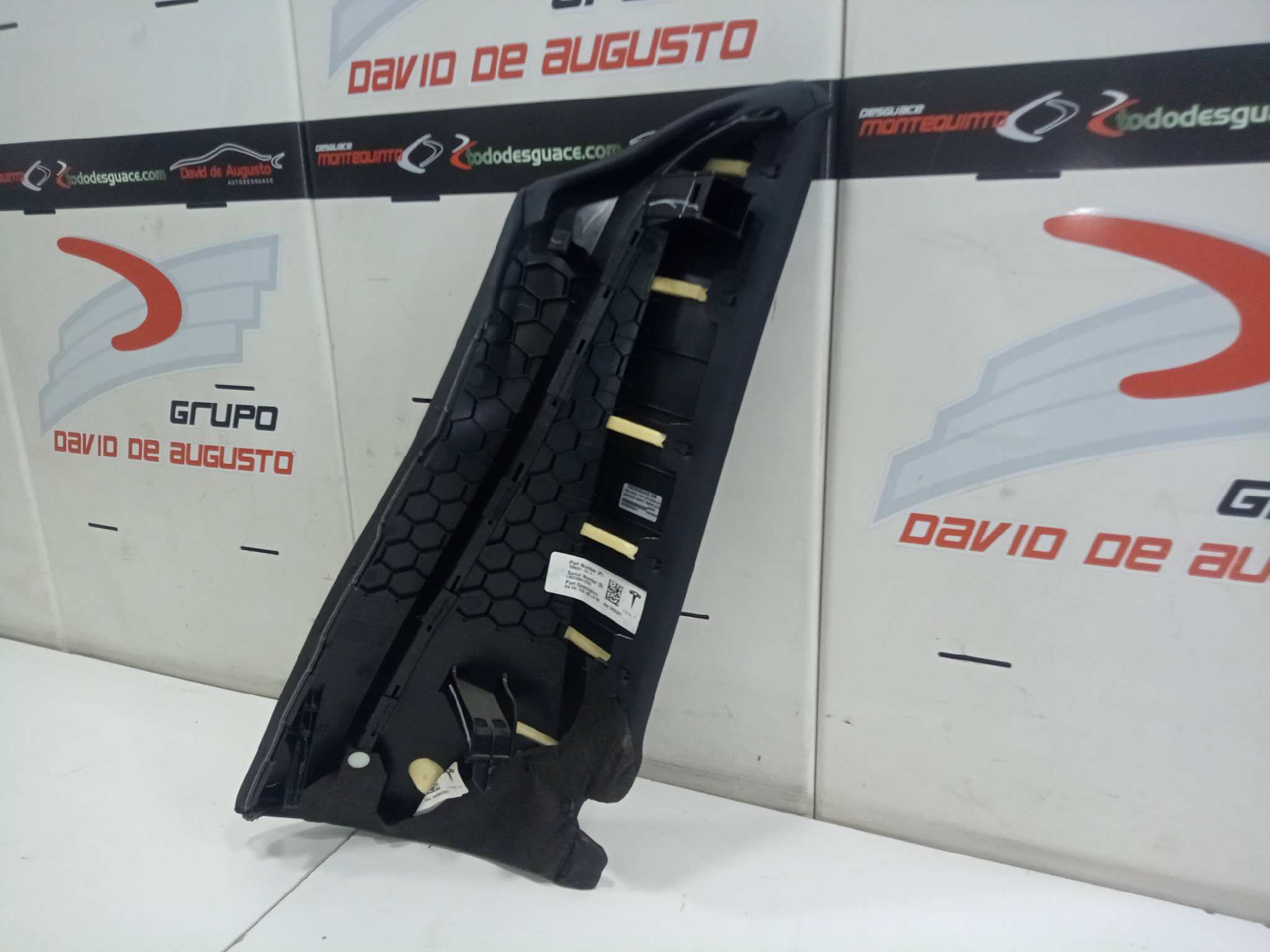  guarnecido asiento trasero izquierdo   tesla model 3 bev long range awd