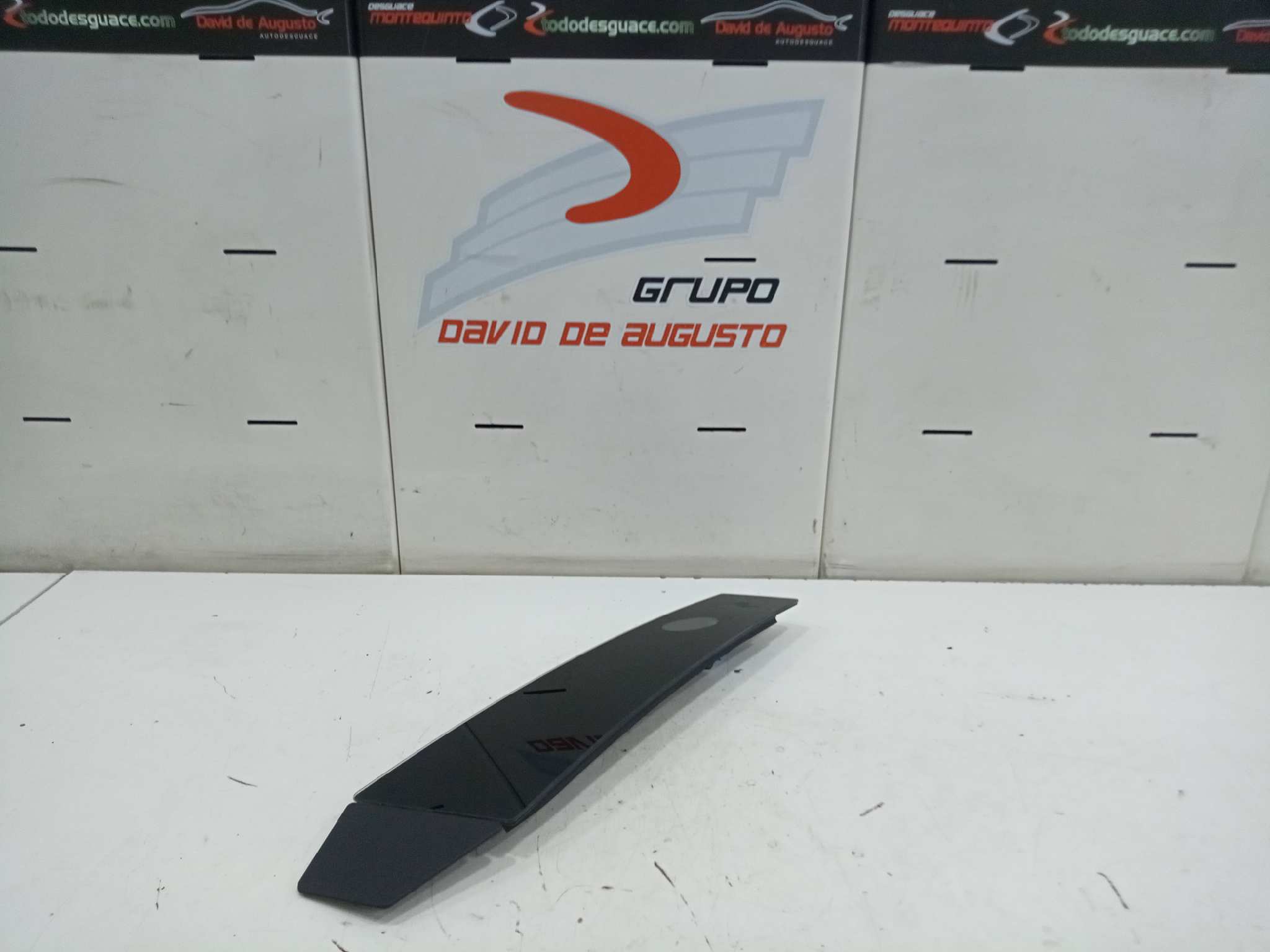  revestimiento pilar b izquierda   tesla model 3 bev long range awd