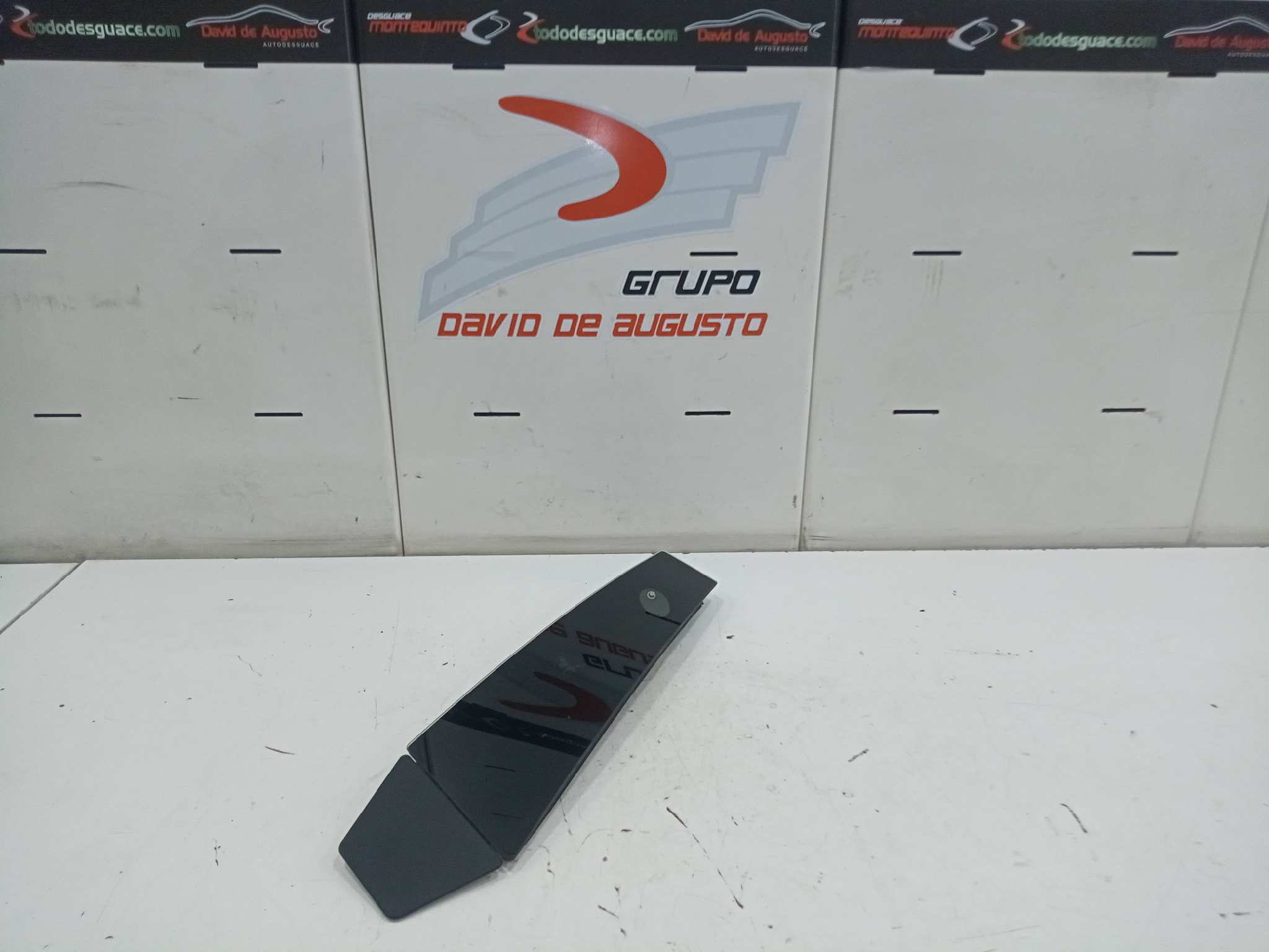  revestimiento pilar b derecha   tesla model 3 bev long range awd