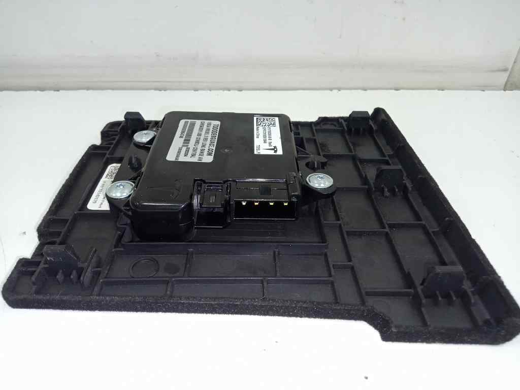  cargador usb consola central   tesla model 3 bev long range awd