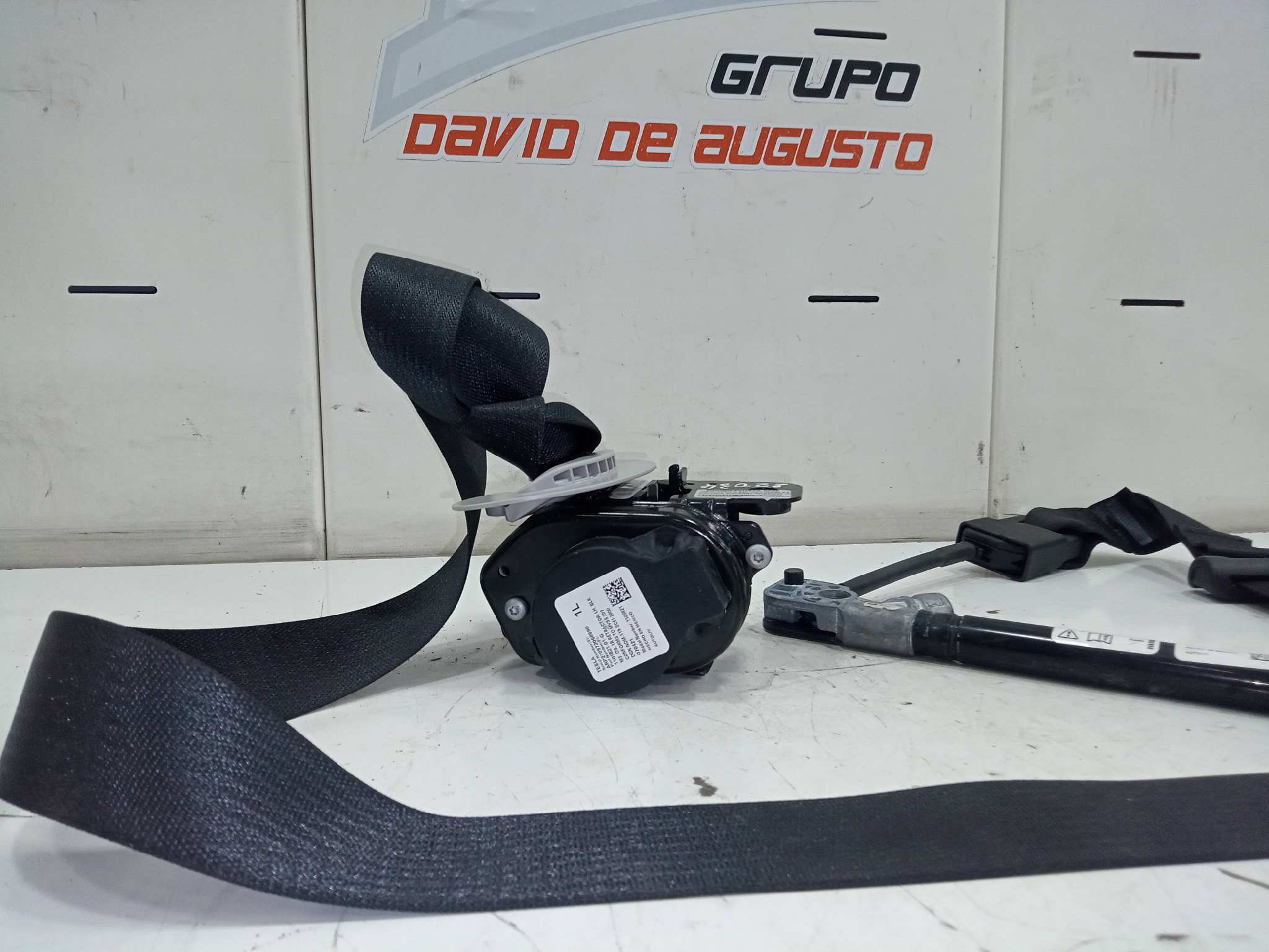  cinturon seguridad delantero izquierdo   tesla model 3 bev long range awd