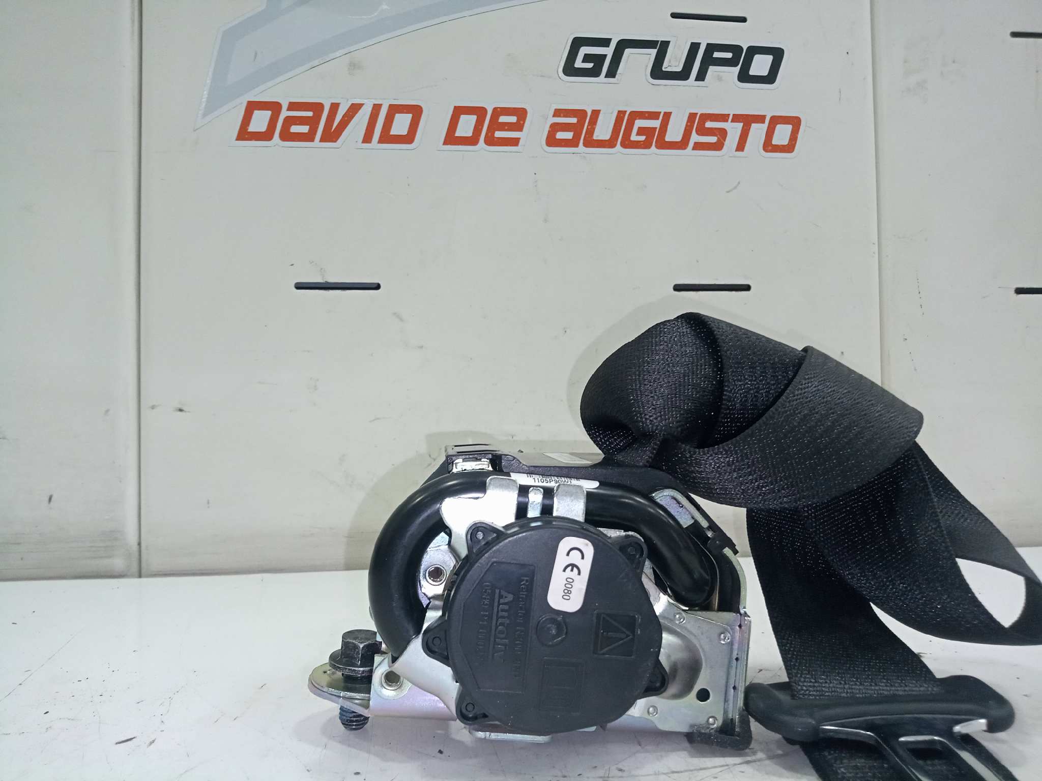  cinturon seguridad trasero derecho   tesla model 3 bev long range awd