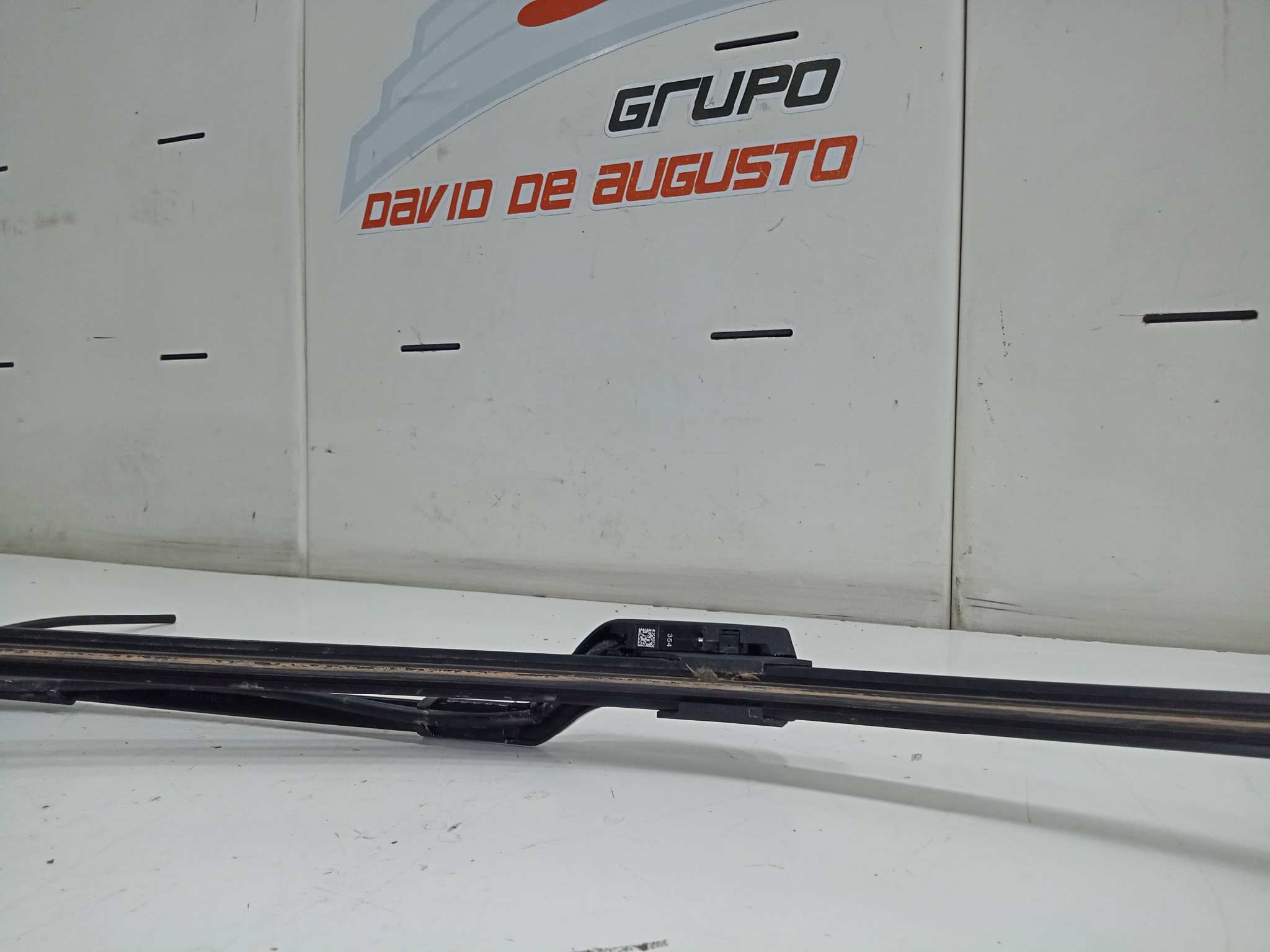  brazo limpia delantero izquierdo   tesla model 3 bev long range awd
