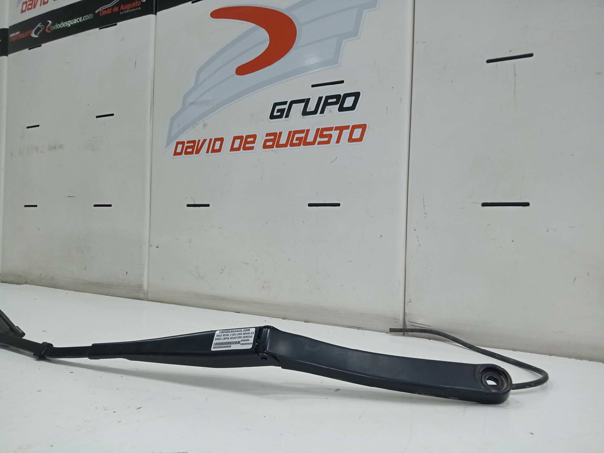  brazo limpia delantero derecho   tesla model 3 bev long range awd