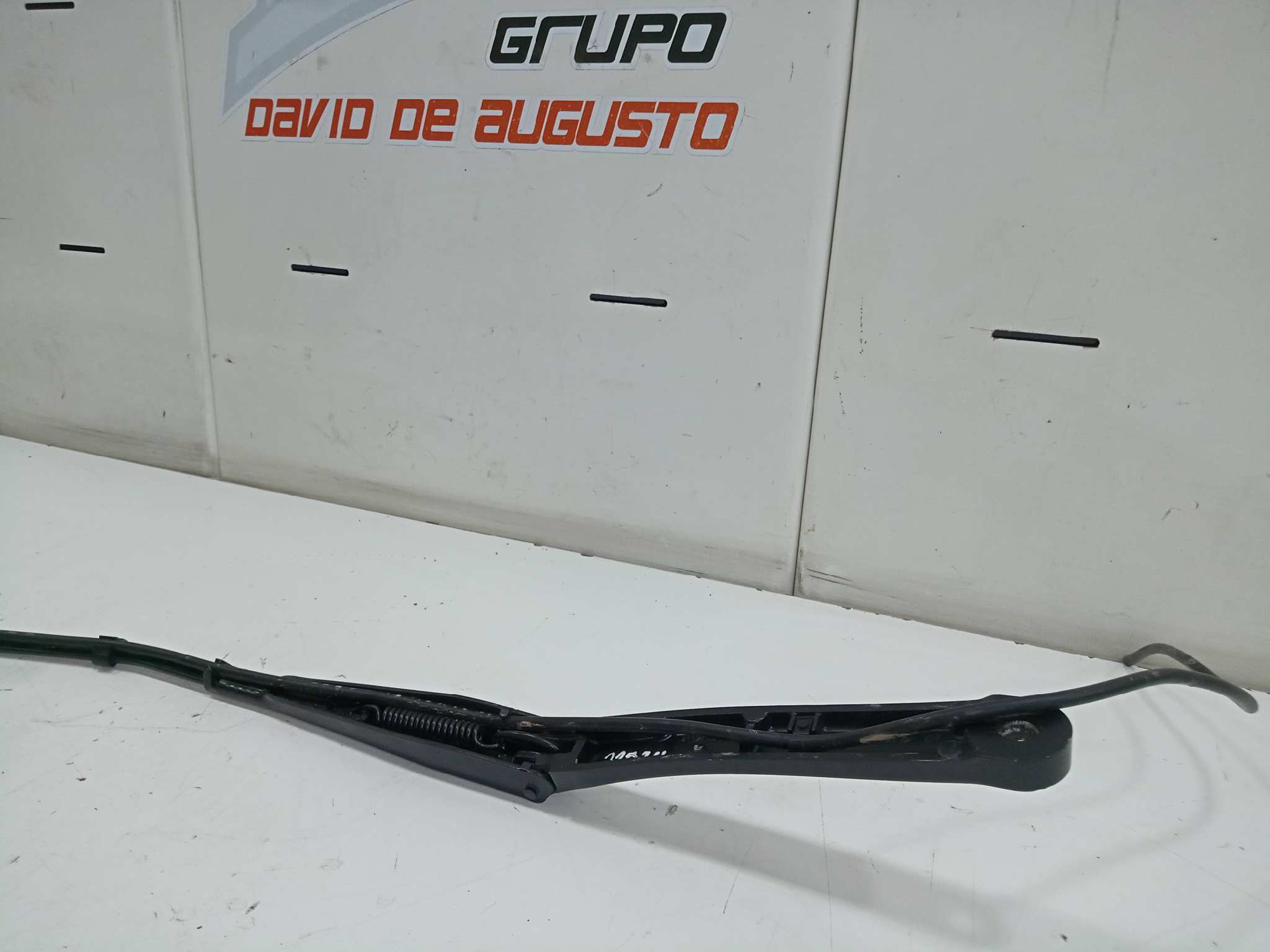  brazo limpia delantero derecho   tesla model 3 bev long range awd