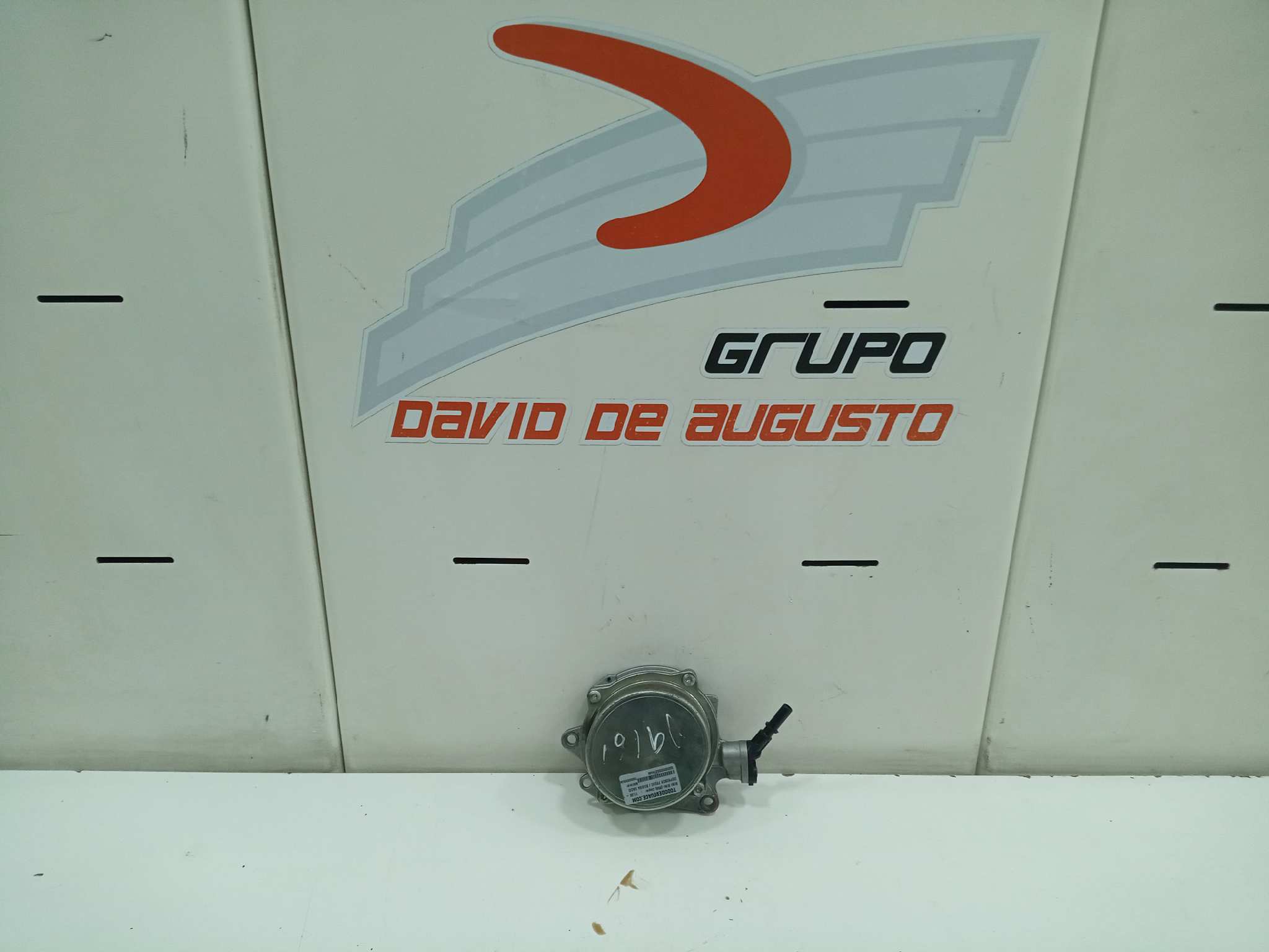 57233