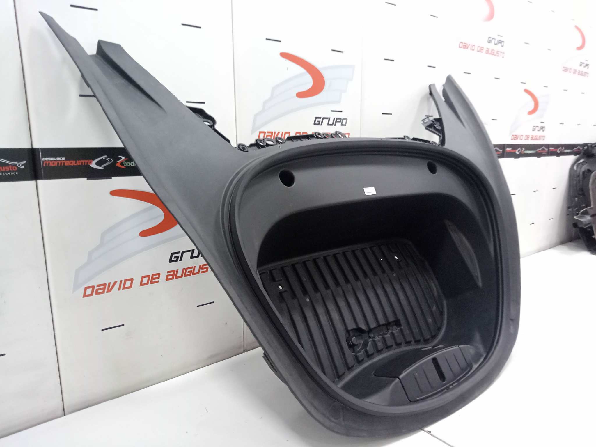  guarnecido maletero delantero   tesla model 3 bev long range awd