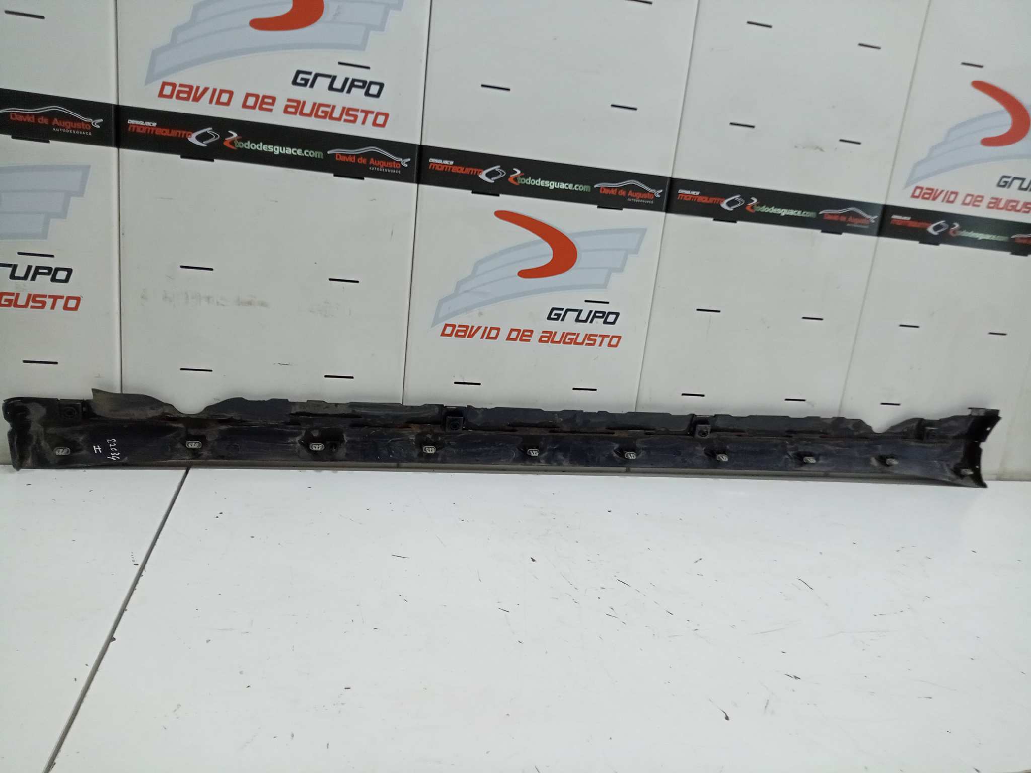  estribo izquierdo   tesla model 3 bev long range awd