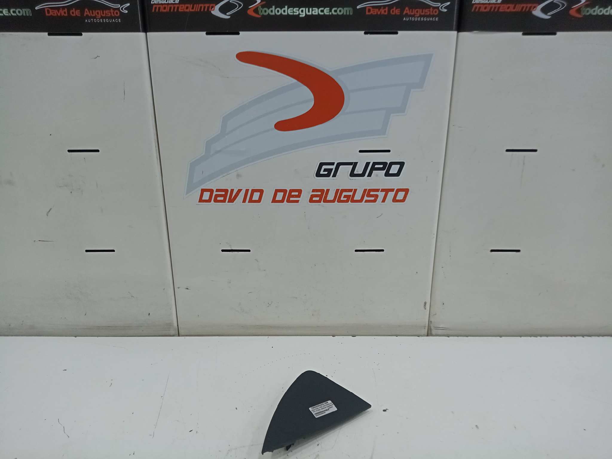  tapa lateral derecha guarnecido salpicadero   tesla model 3 bev long range awd