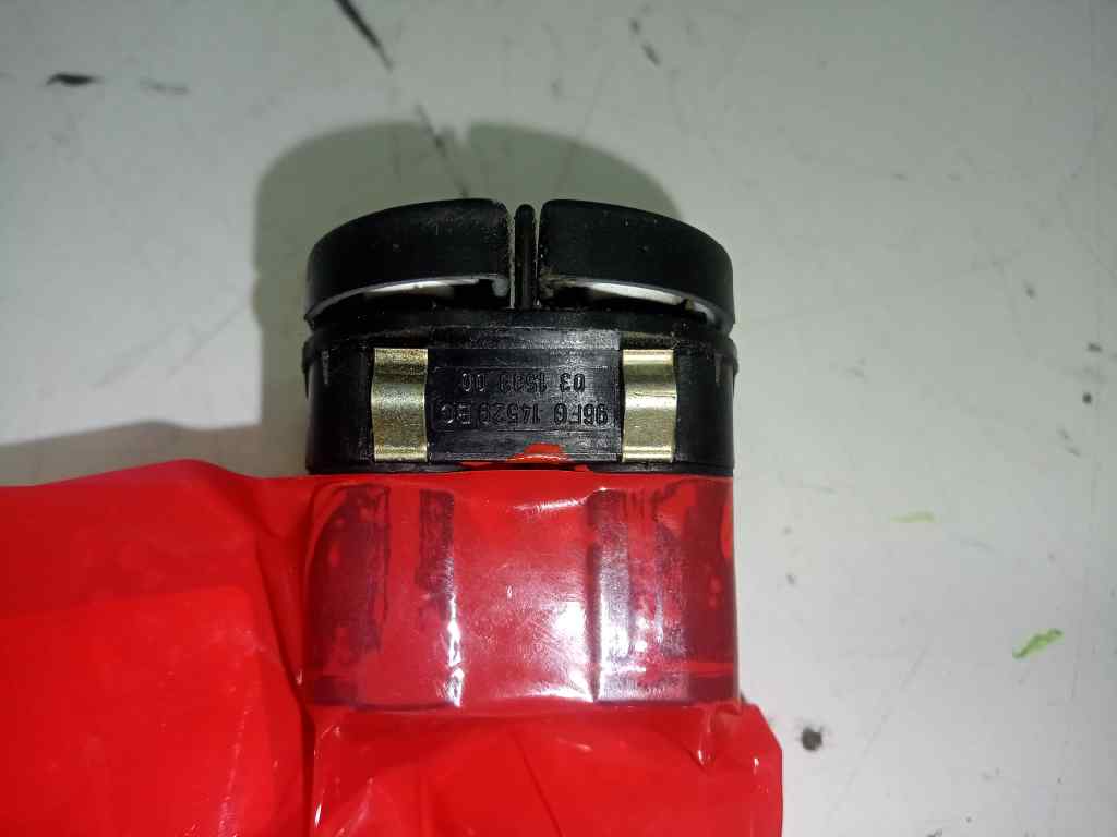  mando elevalunas delantero izquierdo   ford focus berlina (cap) titanium 2.0 tdci cat