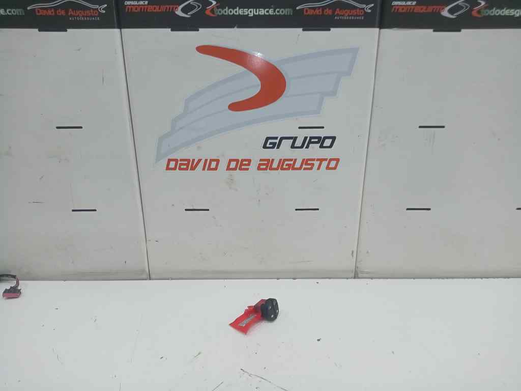  mando elevalunas delantero izquierdo   ford focus berlina (cap) titanium 2.0 tdci cat