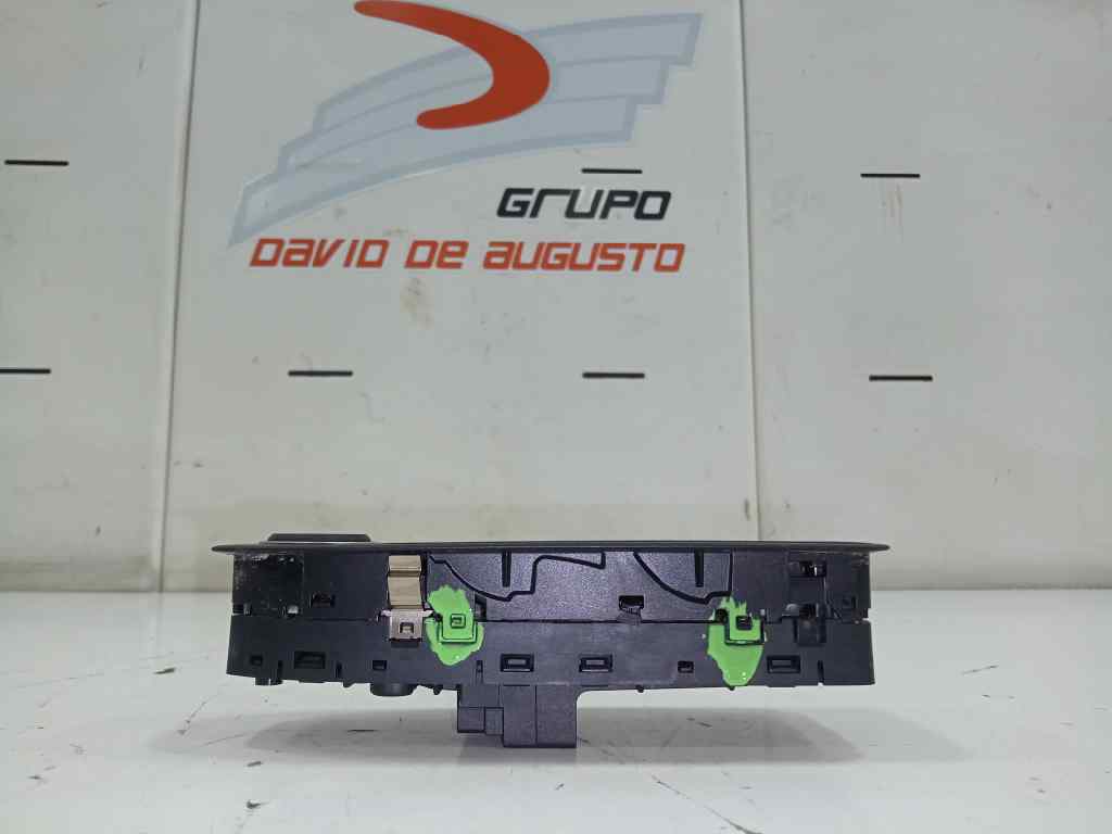  mando elevalunas delantero izquierdo   renault clio v s&s 1.0 tce 12v