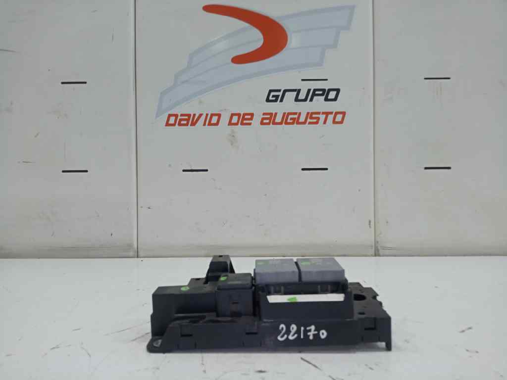  caja reles / fusibles   toyota auris hybrid active 1.8 16v (hibrido)