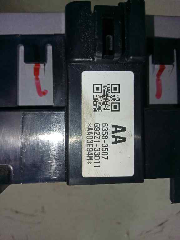  caja reles / fusibles   toyota auris hybrid active 1.8 16v (hibrido)