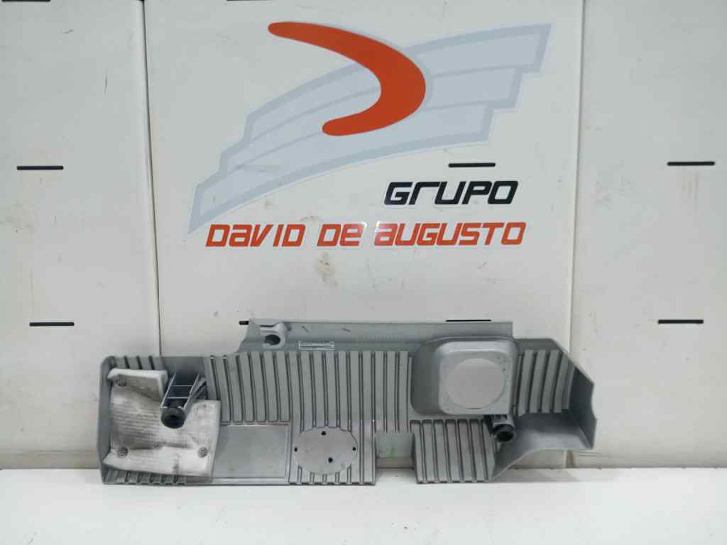  tapa motor   toyota auris hybrid active 1.8 16v (hibrido)