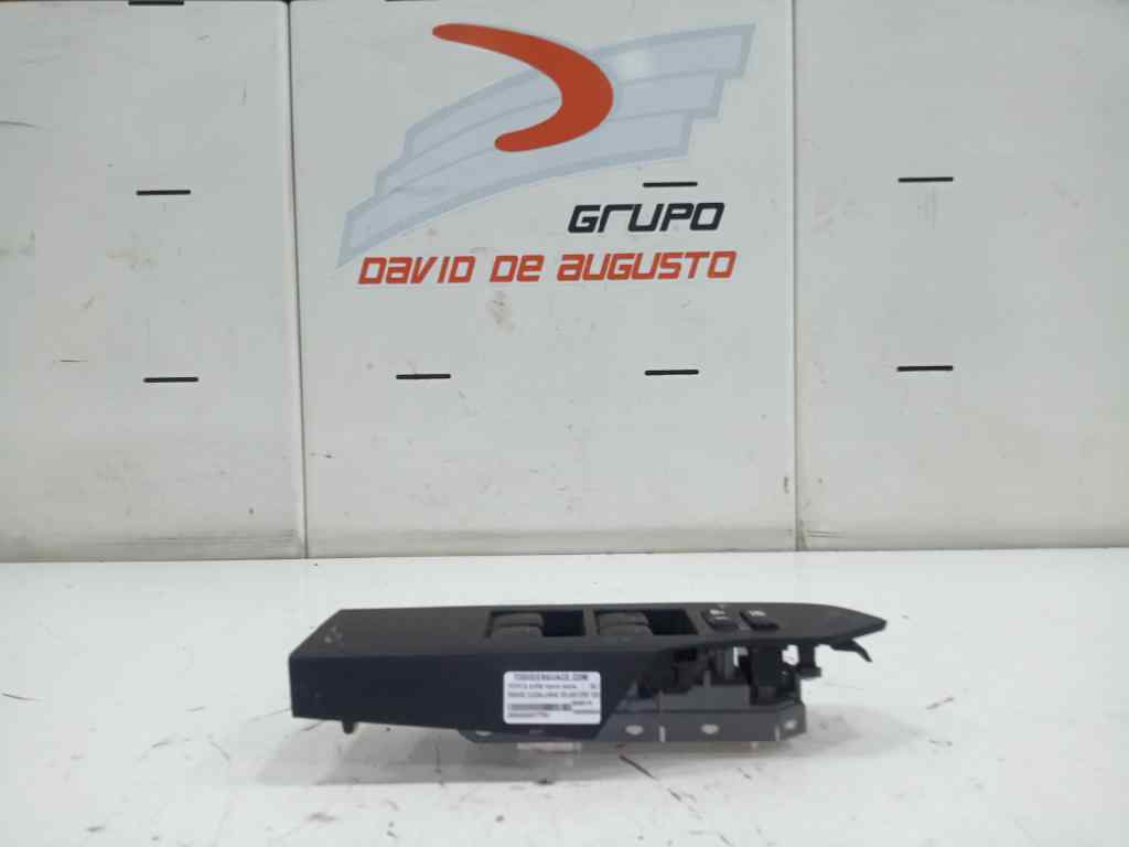  mando elevalunas delantero izquierdo   toyota auris hybrid active 1.8 16v (hibrido)
