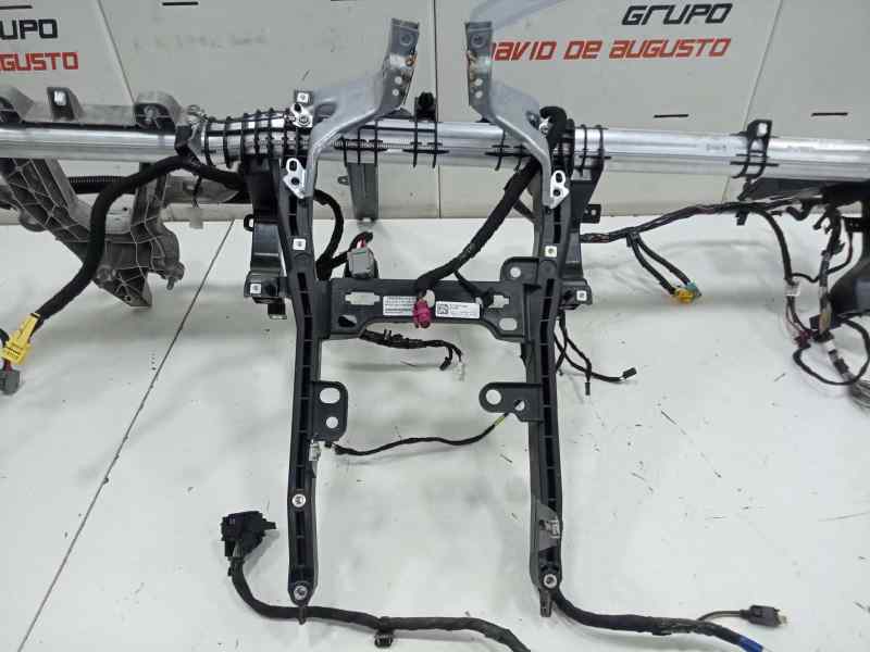 No identificado  tesla model 3 bev l