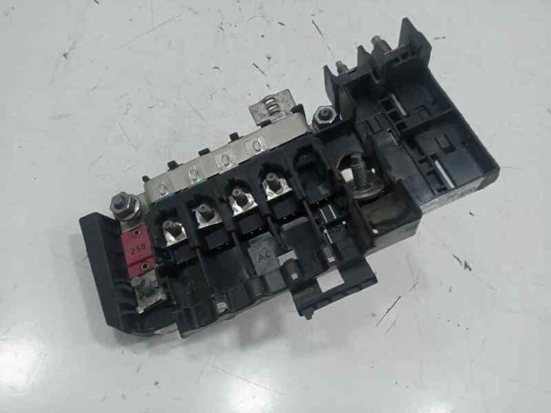 Caja reles / fusibles mercedesbenz clase b fastback