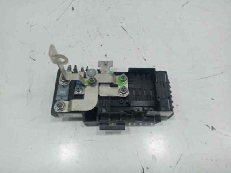 Caja reles / fusibles mercedesbenz clase b fastback