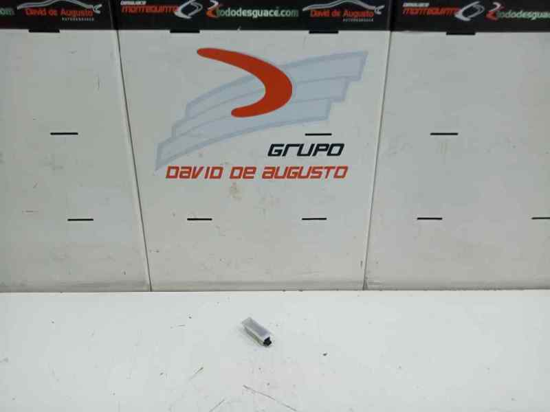 Luz guantera
13c14 bmw 3 gran turismo fastback (2