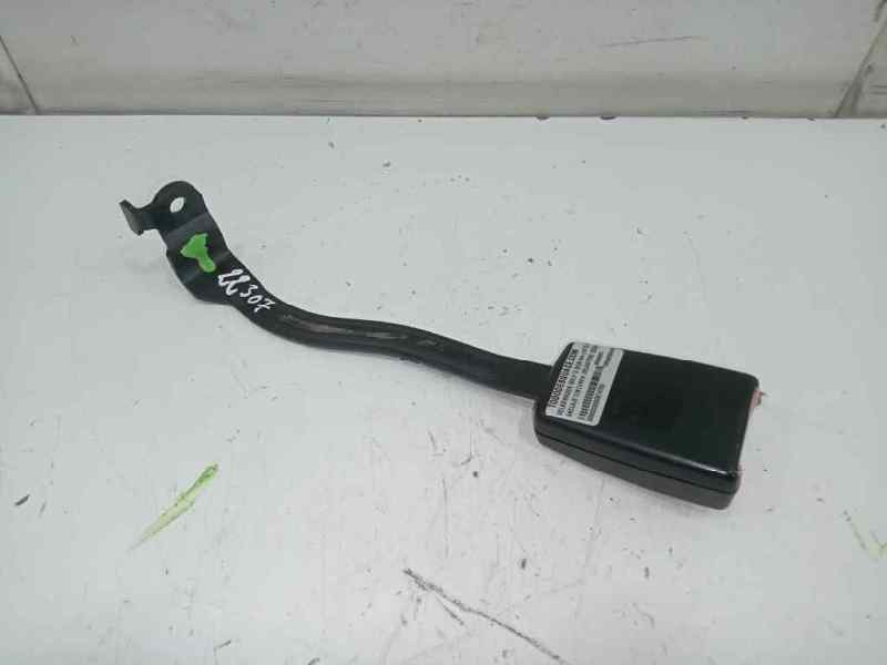 Anclaje cinturon de volkswagen golf v fastback (20