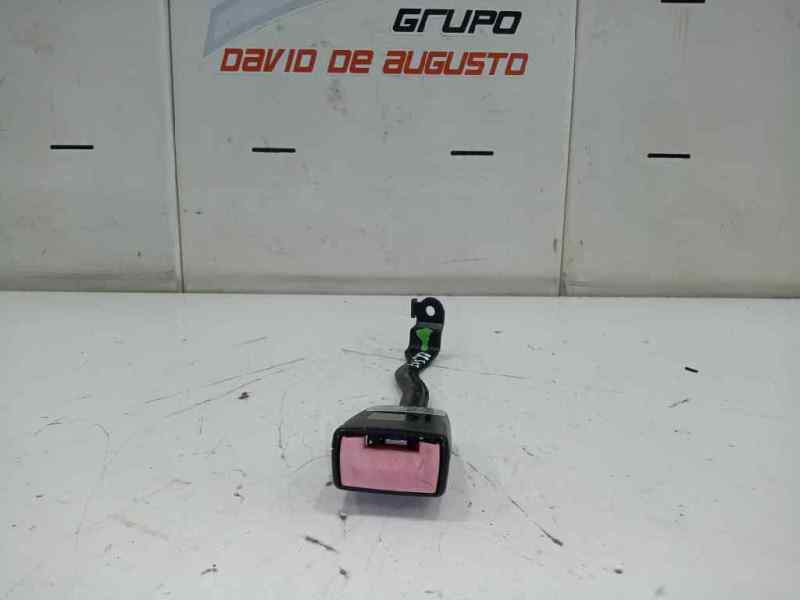 Anclaje cinturon de volkswagen golf v fastback (20