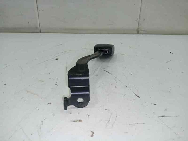 Anclaje cinturon de volkswagen golf v fastback (20