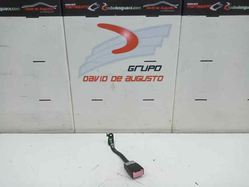 Anclaje cinturon de volkswagen golf v fastback (20