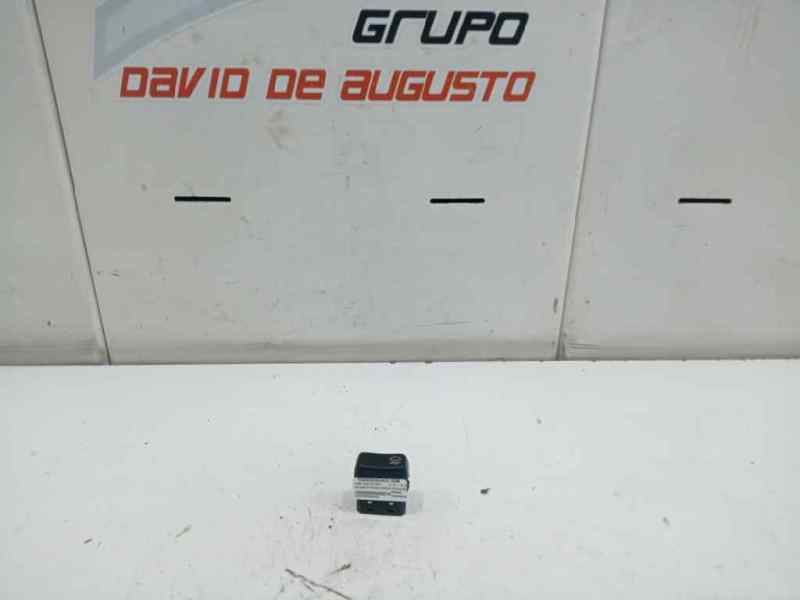 Interruptor antiniebla delantero fuso canter 3s13   |   01.13 