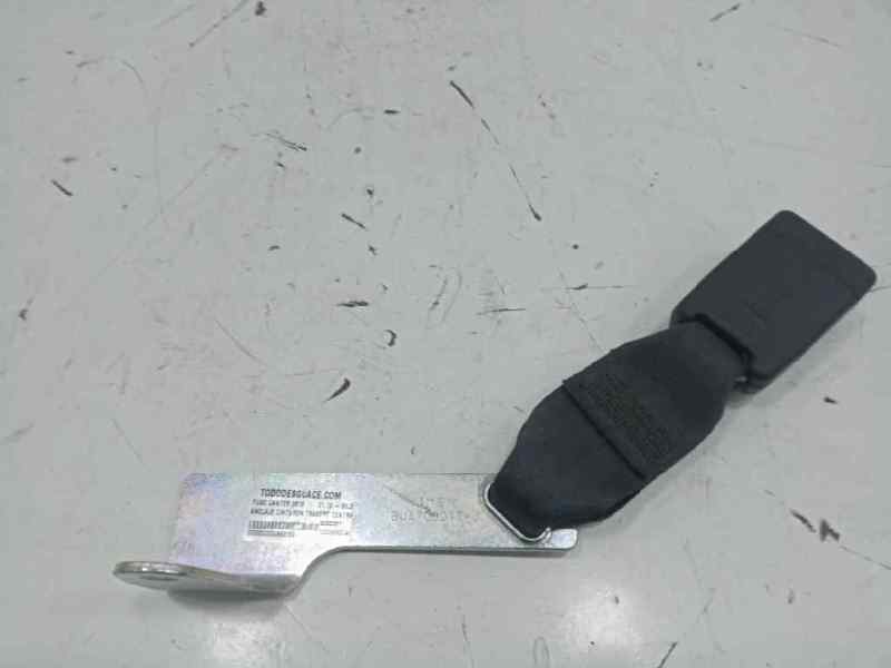 Anclaje cinturon trasero central fuso canter 3s13   |   01.13 