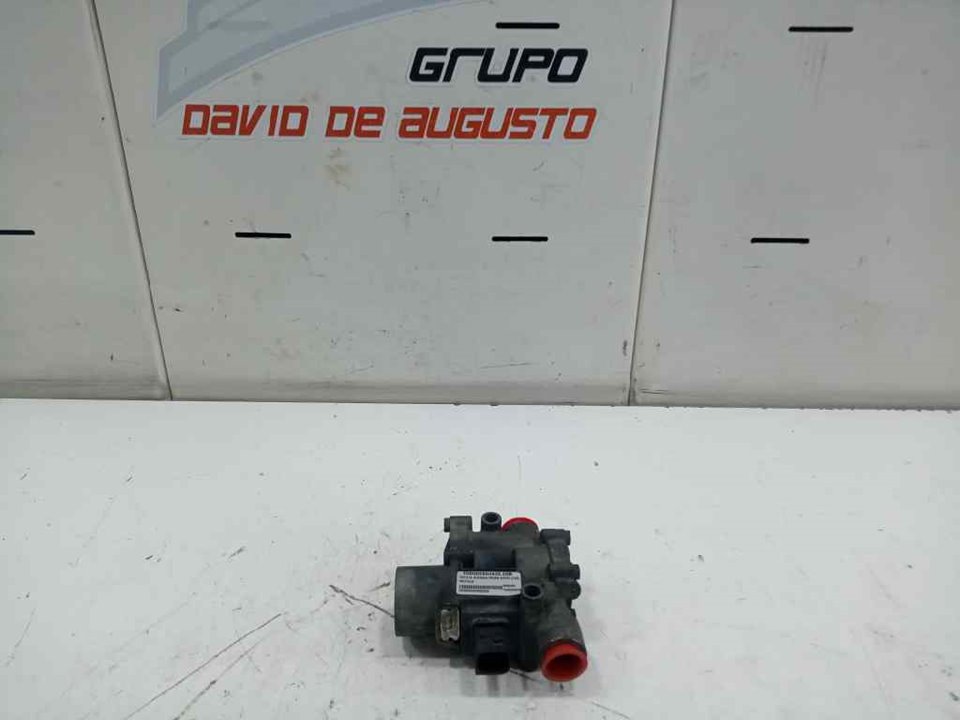 Valvula mercedes actros 23 4  ejes 8