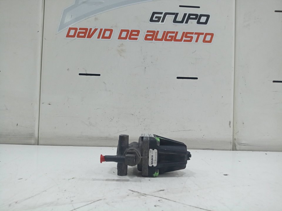 Valvula mercedes actros 23 4  ejes 8