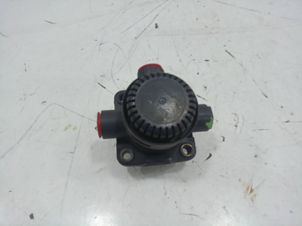 Valvula mercedes actros 23 4  ejes 8