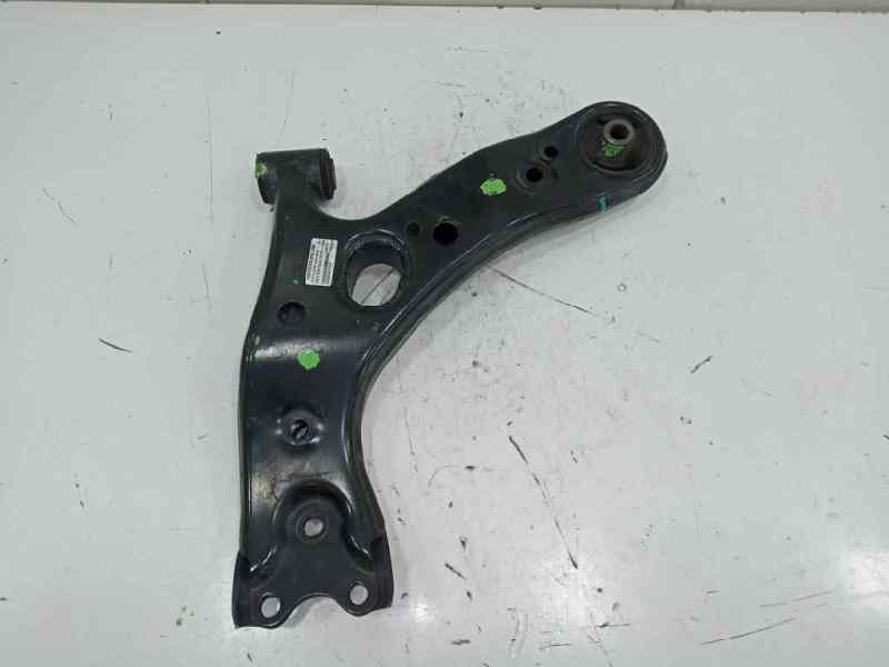 Brazo suspension inferior delantero derecho toyota yaris fastback (200720