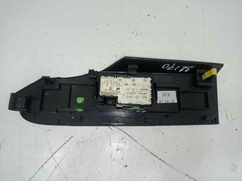 Mando elevalunas delantero derecho toyota yaris fastback (200720