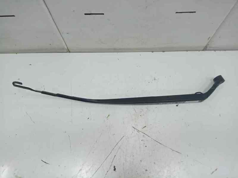 Brazo limpia delantero derecho toyota yaris fastback (200720