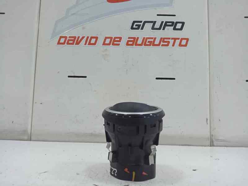 Rejilla aire central derecha mercedesbenz clase b fastback