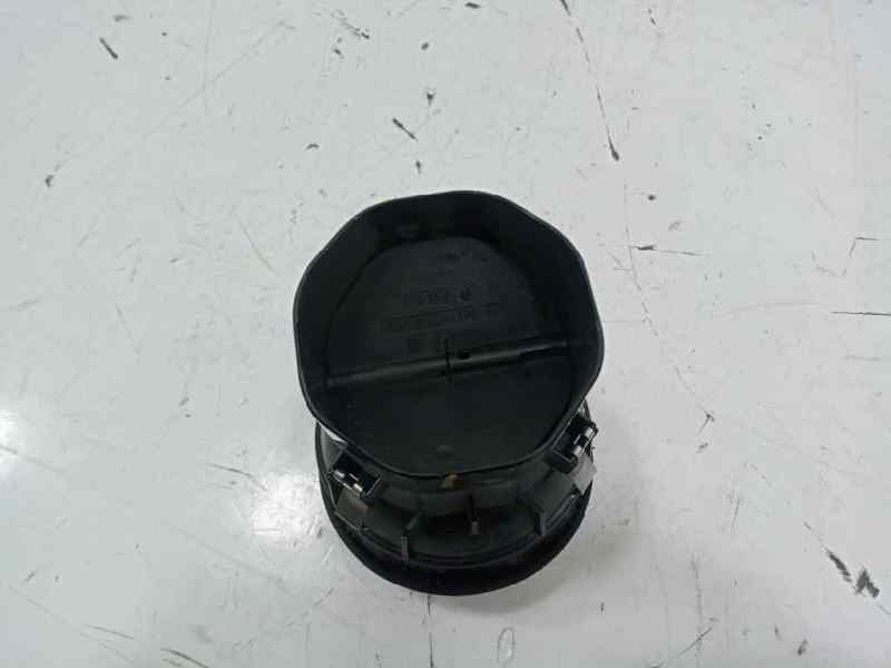 Rejilla aire central derecha mercedesbenz clase b fastback